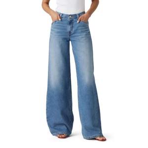 Levi's Women's 94 Baggy Wide Leg Jean (Also Available in Plus) Standard 24 Cool Vertical (Non-stretch)